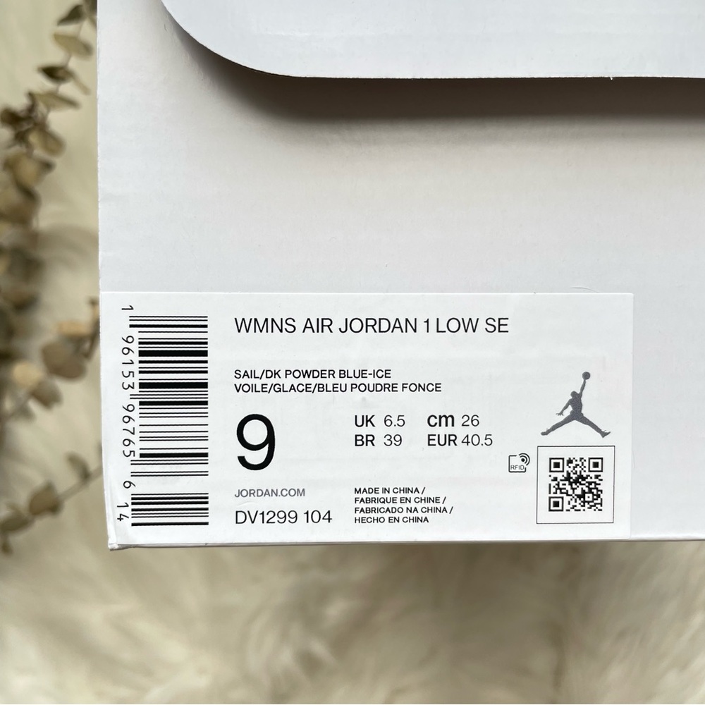 Air Jordan 1 Low SE Reverse Ice Blue Sail DV1299-104 Women’s Size 9 NIB - Picture 15 of 16